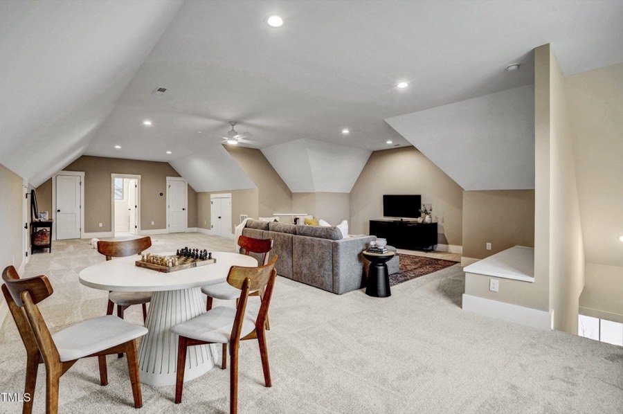 McLaurin Farms bonus room with wet bar