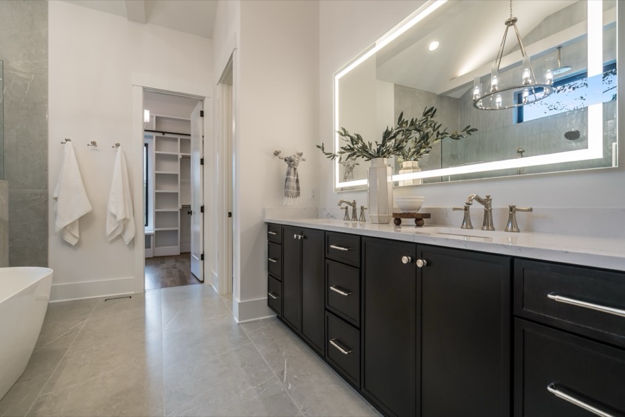 McLaurin Farms primary spa bathroom