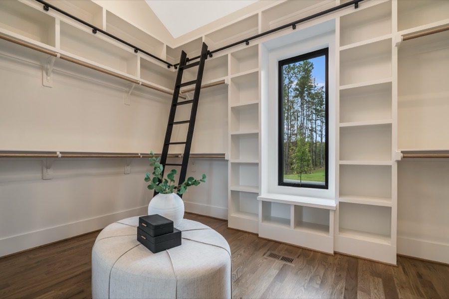 McLaurin Farms primary dressing room